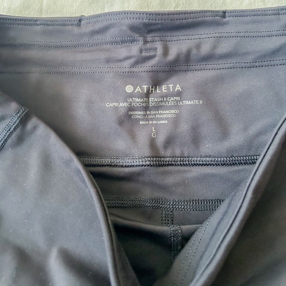 Athleta Ultimate Stash Capri Leggings (Size: L) - Picture 5 of 15